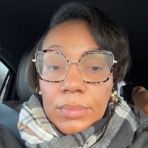 Meet your Posher, Marion